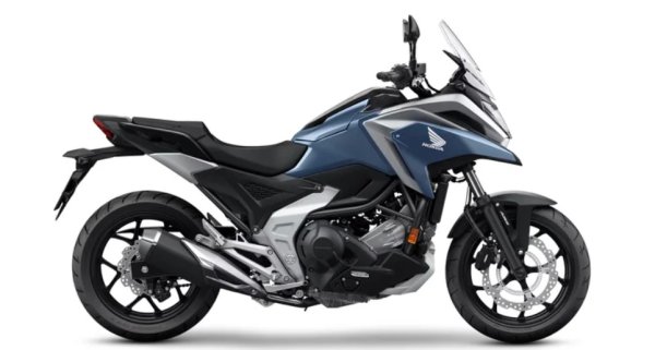 Този модел е оборудван е със 745-кубиков четиритактов паралелен двигател с течно охлаждане. Това осигурява стабилен въртящ момент в нисък и среден диапазон, което го прави еднакво подходящ за бързи градски карания, колкото и за дълги разстояния по магистрала.

NC750X DCT се откроява със своята трансмисия с двоен съединител, позволяваща автоматично превключване на скоростите или ръчно управление, което се настройва без усилие към вашия стил на каране. Нископрофилното предно стъкло на мотоциклета е друга интересна характеристика.

Машината разполага и с интелигентно интегрирано отделение за съхранение, достатъчно голямо, за да побере повечето каски, което е много удобно. Това прави мотоциклета не само скоростен, но и практичен за ежедневна употреба.

Водачите оценяват неговия селективен контрол на въртящия момент (HSTC), който регулира реакцията на задните колела на различни повърхности - от чакълени пътеки до мокри градски улици. Той често е подчертаван като един от  най-икономичните мотоциклети.
